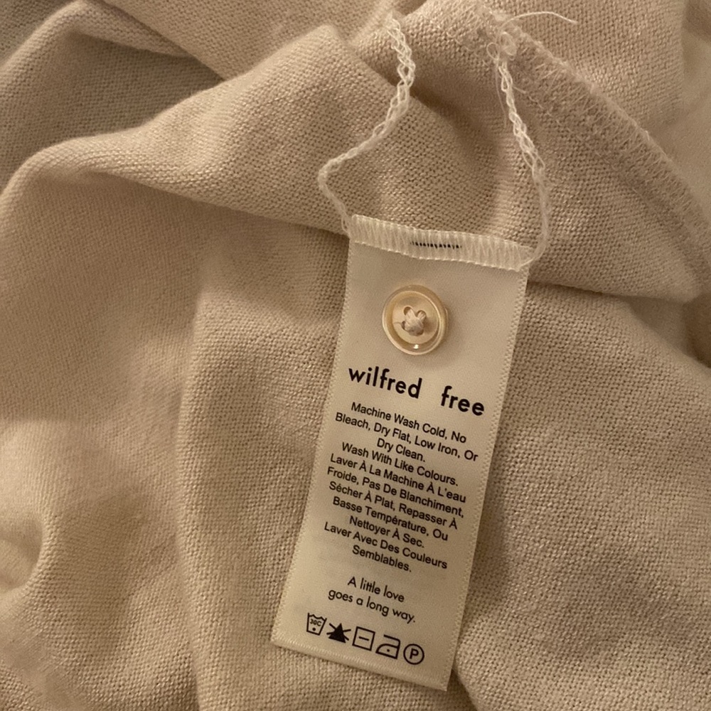 {Aritzia} Brigette Top. - Picture 4 of 5
